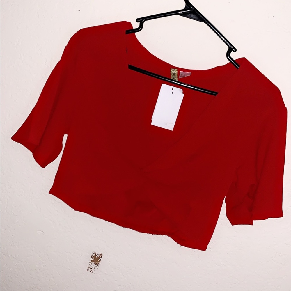 Red crop top +red shorts